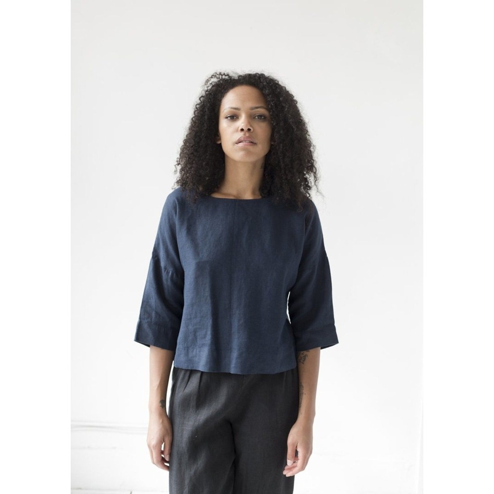 Sugar Candy Mountain Women's Gwen Top Size S Navy Blue Linen Boxy V-Neck